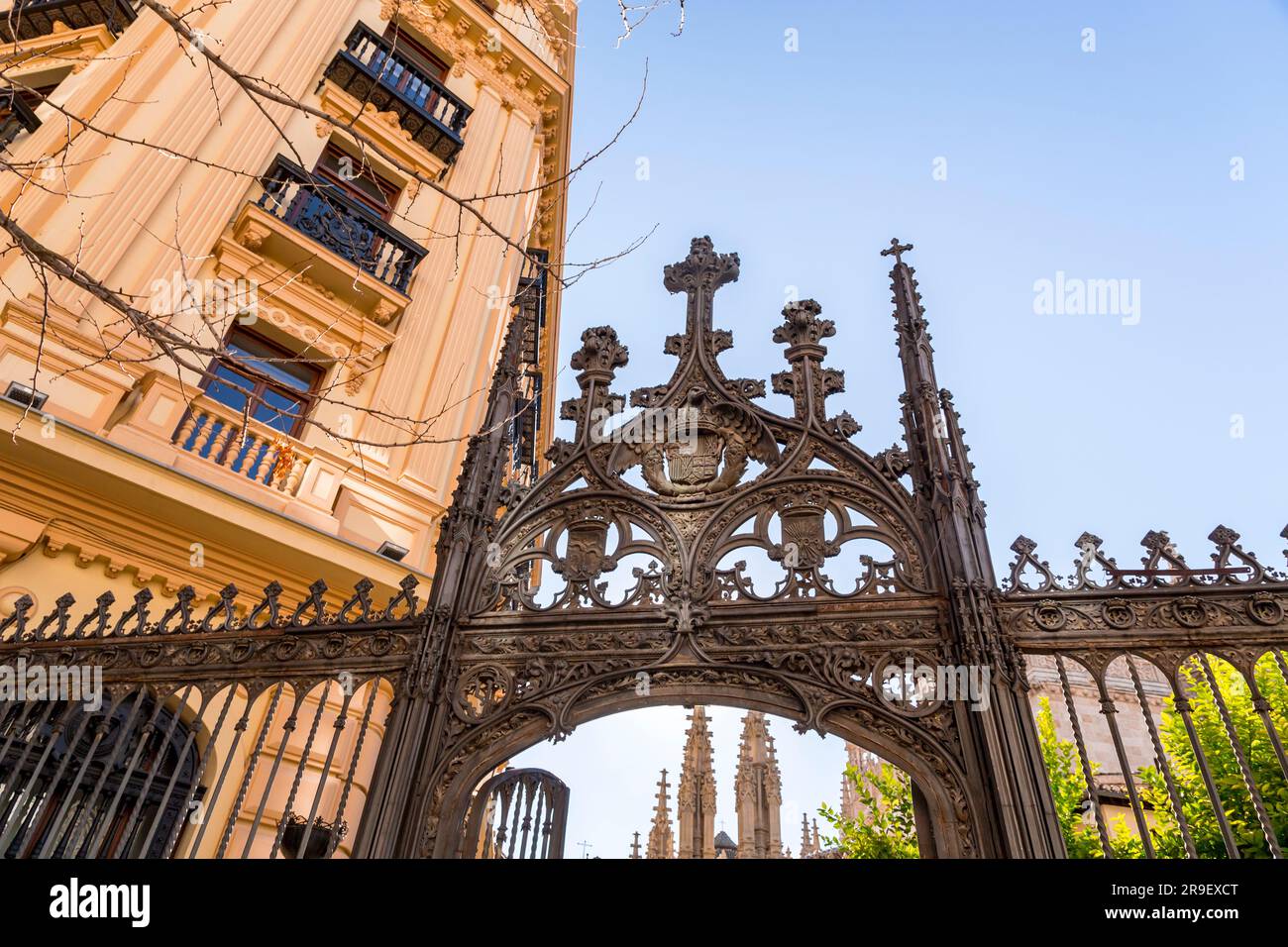 Il Bazar Artigiano, il mercato arabo accanto alla Cattedrale di Granada, Granada, Andalusia, Spagna. Foto Stock