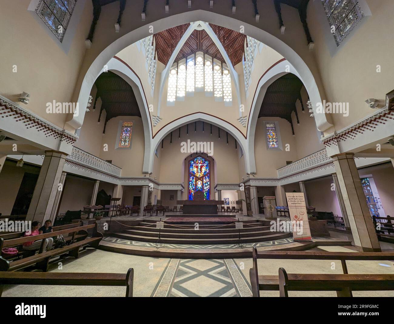 Splendida cattedrale Art Deco di St Peter nel centro di Rabat, Marocco Foto Stock