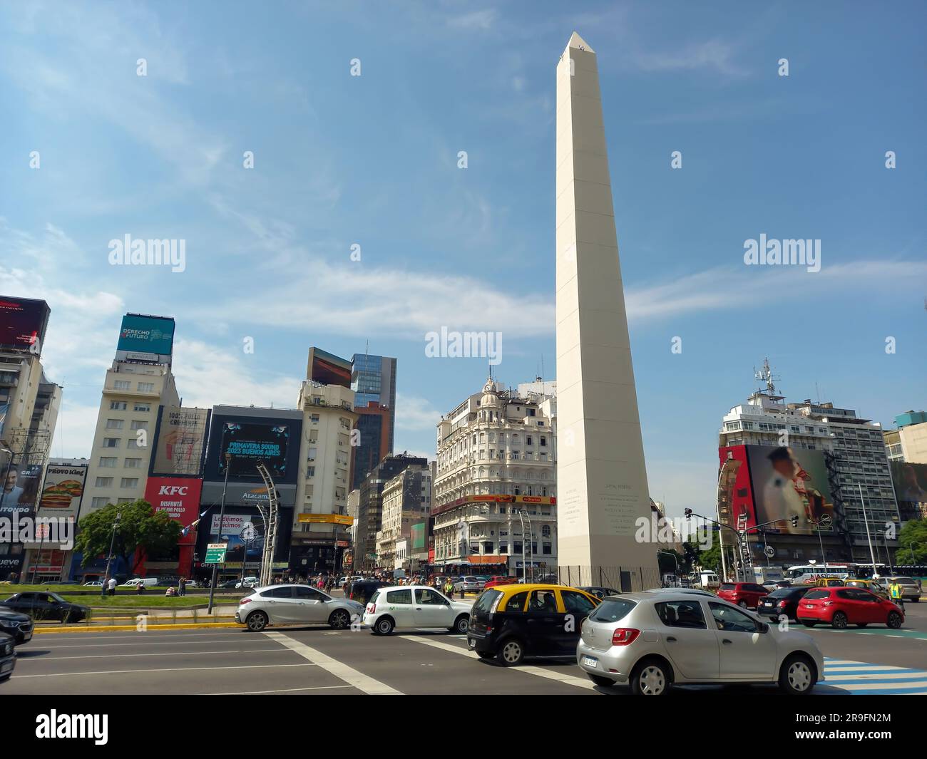 L'Obelisco, simbolo moderno della città di Buenos Aires, all'intersezione di 9th luglio Ave. E Corrientes Ave. Costruito nel 1936. CopySpace Foto Stock