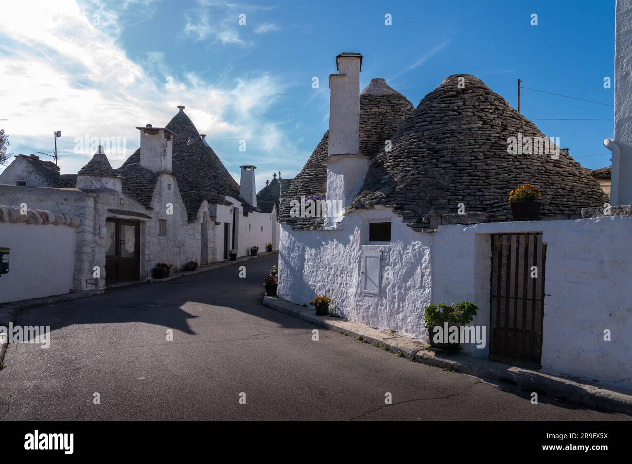 I Trulli di Alberobello, tipiche dimore calcaree della Puglia meridionale. Foto Stock