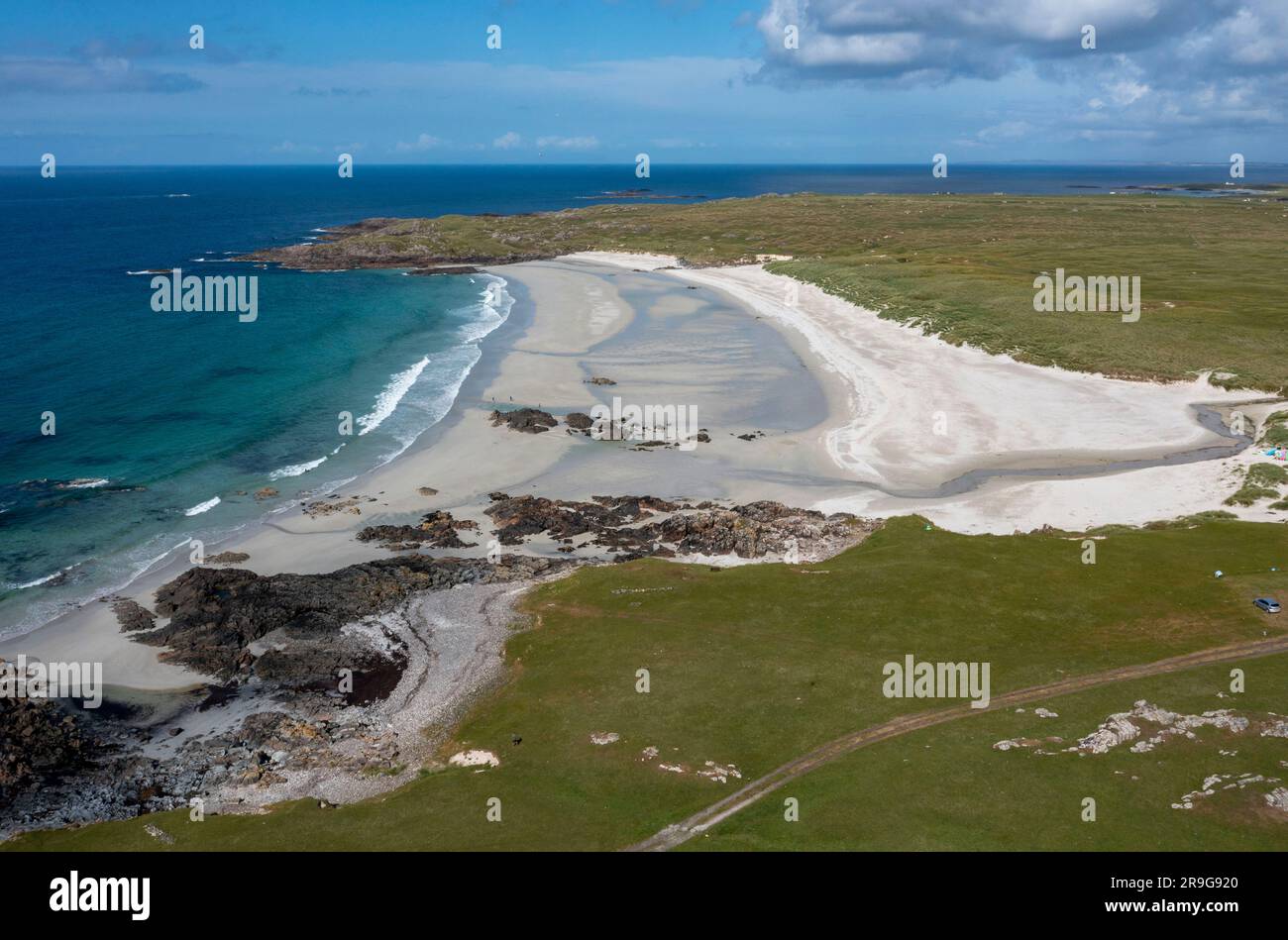 Vista aerea della spiaggia di Balevullin Bay, dell'isola di Tiree, delle Ebridi interne, della Scozia. Foto Stock