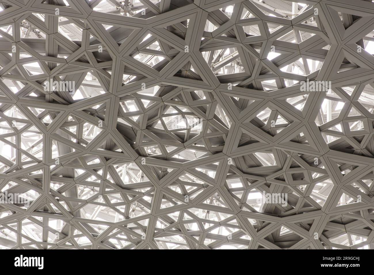 Soffitto interno del Museo del Louvre, Abu Dhabi, Emirati Arabi Uniti Foto Stock