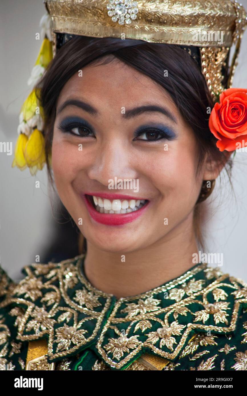 Ballerino popolare cambogiano V Foto Stock