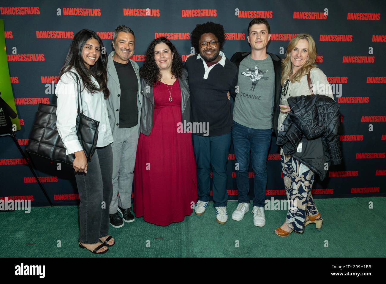 Los Angeles, USA. 26 giugno 2023. Il cast e la troupe partecipano alla 26th Annual Dances WITH Films THE MAD WRITER LA Premiere Documentary al TCL Chinese Theater, Los Angeles, CA 26 giugno 2023 Credit: Eugene Powers/Alamy Live News Foto Stock
