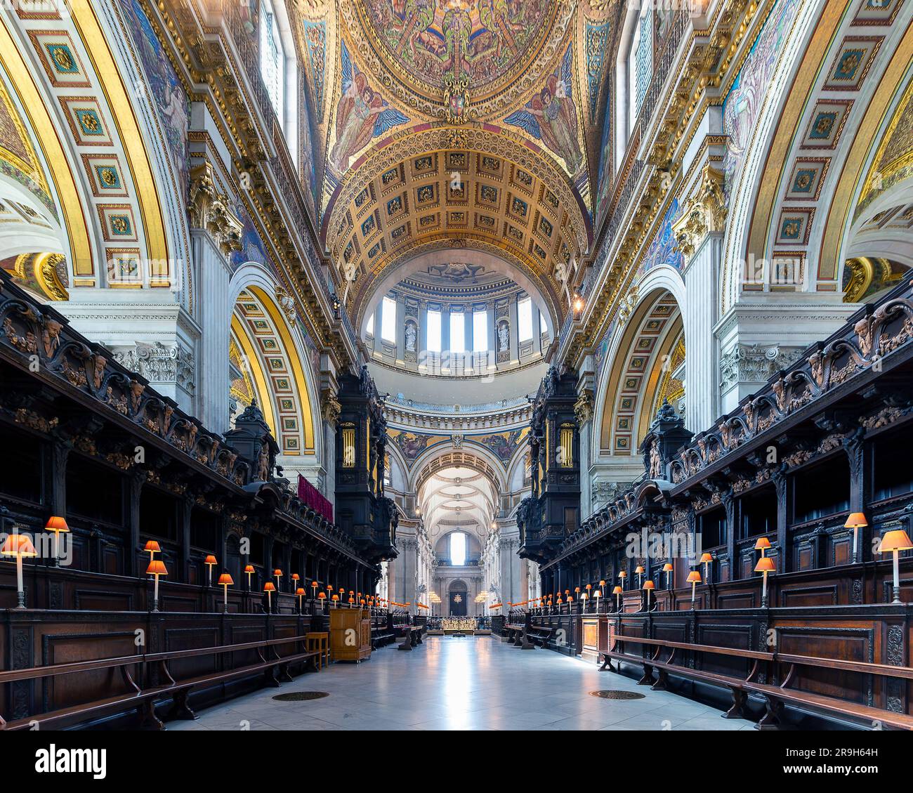 06.23.23. Londra, regno Unito. La cattedrale di St Pauls è la chiesa turistica più popolare della città di Londra. Splendidi spazi interni e incredibili opere d'arte Foto Stock