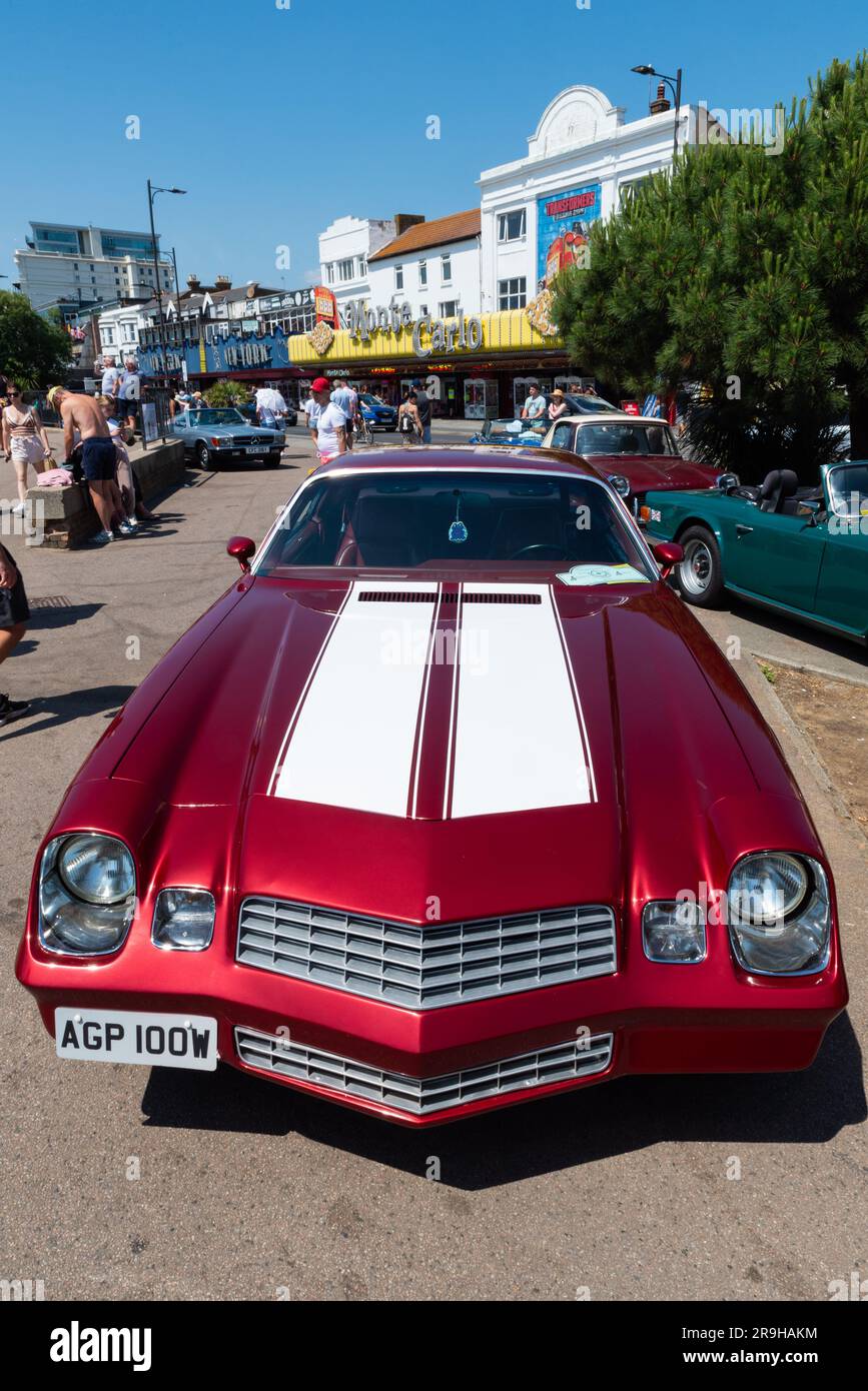 1980 Chevrolet Camaro in mostra dopo la corsa da Londra a Southend auto d'epoca. In mostra sul lungomare a Southend on Sea, Essex, Regno Unito Foto Stock