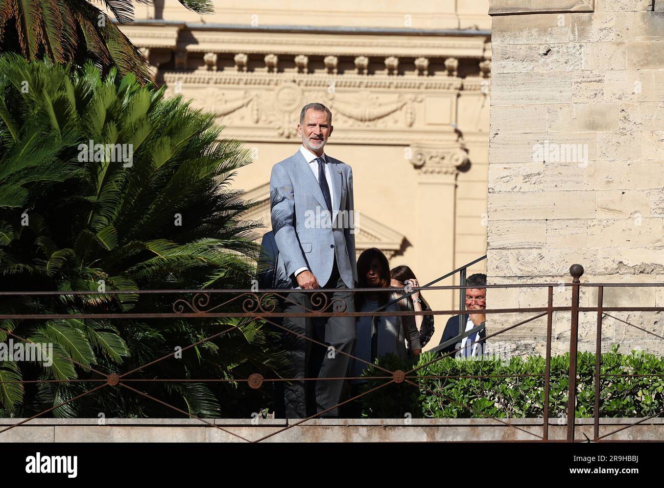 Palermo, Italia. 26 giugno 2023. IL RE DI SPAGNA FELIPE vi IL PRESIDENTE DELLA REPUBBLICA SERGIO MATTARELLA E IL PRESIDENTE DEL PORTOGALLO A PALERMO nella foto il re di Spagna Felipe vi con il presidente della Repubblica Sergio Mattarella e il presidente del Portogallo Marcelo Rebelo De Sousa visitano la cattedrale di Palermo on 4 canti e la chiesa di San Giovanni degli Eremiti credito: Agenzia fotografica indipendente/Alamy Live News Foto Stock