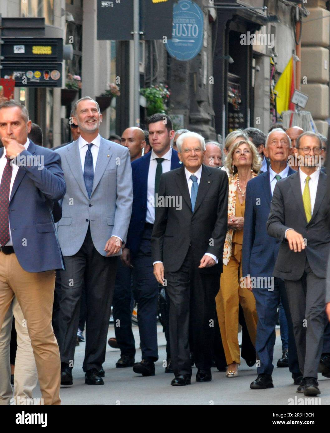 Palermo, Italia. 26 giugno 2023. IL RE DI SPAGNA FELIPE vi IL PRESIDENTE DELLA REPUBBLICA SERGIO MATTARELLA E IL PRESIDENTE DEL PORTOGALLO A PALERMO nella foto il re di Spagna Felipe vi con il presidente della Repubblica Sergio Mattarella e il presidente del Portogallo Marcelo Rebelo De Sousa visitano la cattedrale di Palermo on 4 canti e la chiesa di San Giovanni degli Eremiti credito: Agenzia fotografica indipendente/Alamy Live News Foto Stock