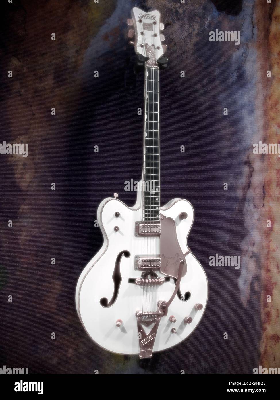 Chitarra acustica Gretsch White Falcon della collezione Peter Green. Foto Stock