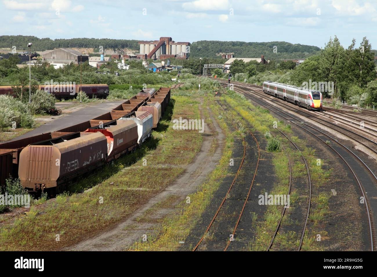 Il treno LNER classe 801 "Azuma" si avvicina a Scunthorpe con il Cleethorpes fino al deposito IEP di Doncaster, giacimenti vuoti funzionanti il 26/6/23. Foto Stock