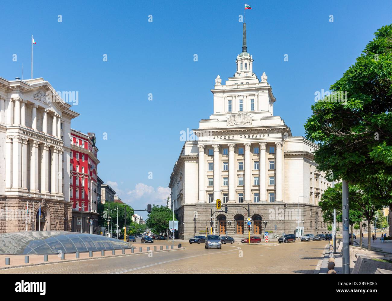 Edificio dell'Assemblea Nazionale della Bulgaria (la Casa del Partito Comunista di largo), Centro città, Sofia, Repubblica di Bulgaria Foto Stock
