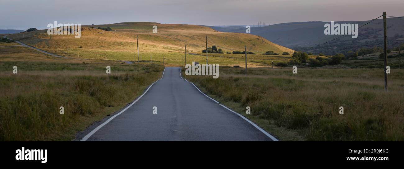 Un panorama del monte Gwrhyd, il paesaggio desolato e ventilato che si estende tra Pontardawe e Rhiwfawr a Swansea, Regno Unito Foto Stock