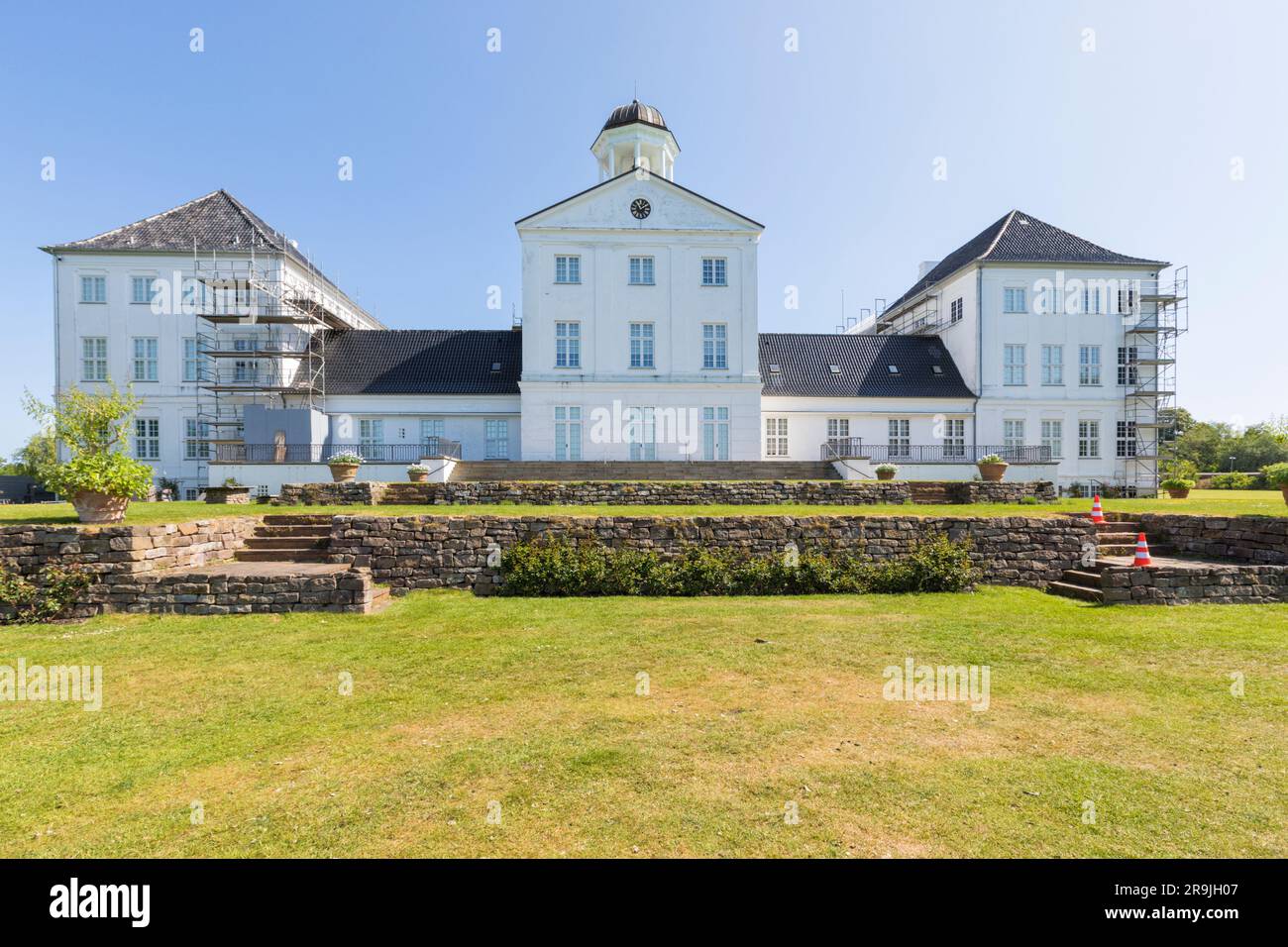 Palazzo di Gråsten, Gråsten, Danimarca – giugno 2023: Ristrutturazione del palazzo prima della visita estiva della famiglia reale danese Foto Stock