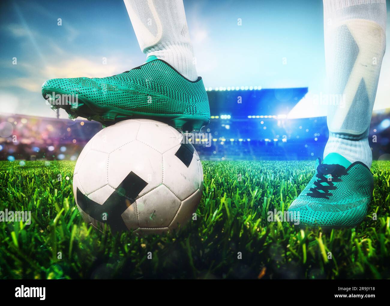 Close up di un riscontro di calcio pronto a calci la palla allo stadio Foto Stock