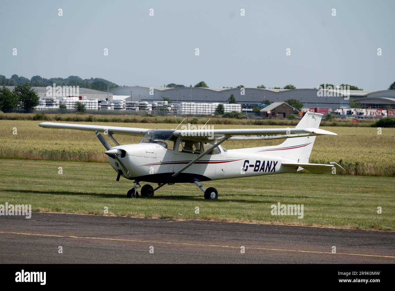 Cessna F172M Skyhawk at Wellesbourne Airfield, Warwickshire, Regno Unito Foto Stock