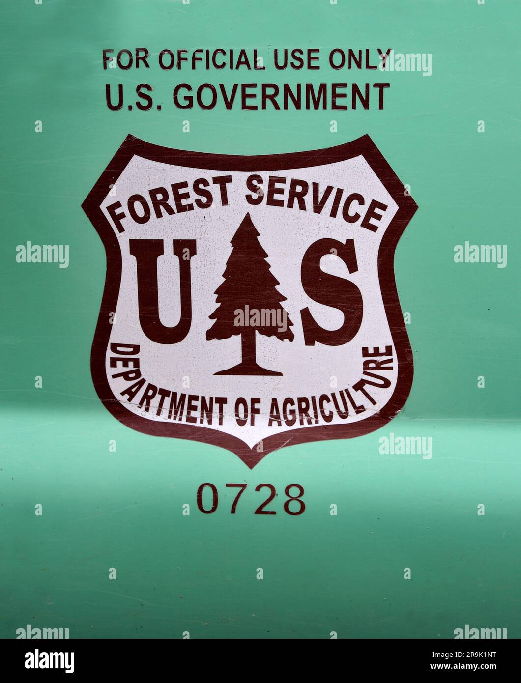 STATI UNITI Logo Forest Service sul lato di un camion dei pompieri nella Jefferson National Forest in Virginia USA. Foto Stock