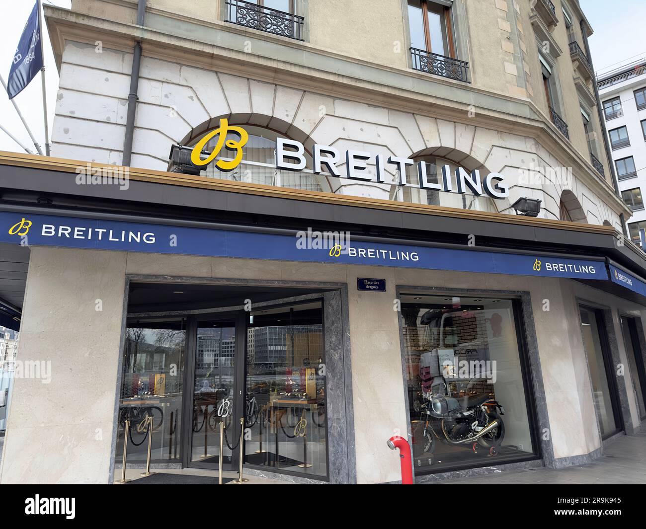 Ginevra, Svizzera - 12 gennaio 2023: Boutique Breitling a Ginevra. Breitling SA è un orologiaio svizzero di lusso. Foto Stock