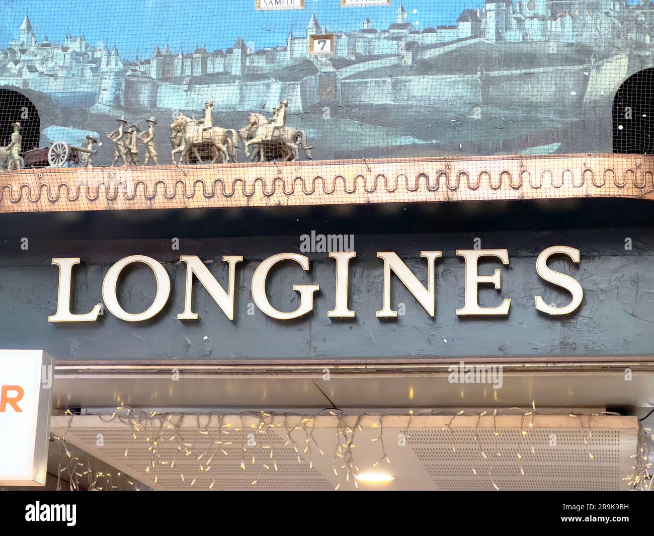Ginevra, Svizzera - 14 gennaio 2023: Logo Longines a Ginevra. Longines è un orologiaio svizzero di lusso. Foto Stock