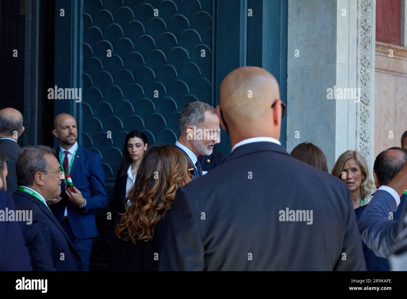 Palermo, Sicilia, Italia. 27 giugno 2023. I Capi di Stato d'Italia, Portogallo e Spagna a Palermo, Sicilia, parlano di "innovazione nella finanza sostenibile”. "Innovazione nella finanza sostenibile": Questo è il tema centrale del XVI Simposio COTEC Europa, l'incontro istituzionale annuale tra le fondazioni per l'innovazione di Italia, Portogallo e Spagna. Il Teatro massimo di Palermo ospita martedì 27 giugno l'evento alla presenza del Presidente della Repubblica Italiana, Sergio Mattarella, del Re di Spagna, Felipe vi e del Presidente della Repubblica portoghese, Marcelo Rebelo de so Foto Stock