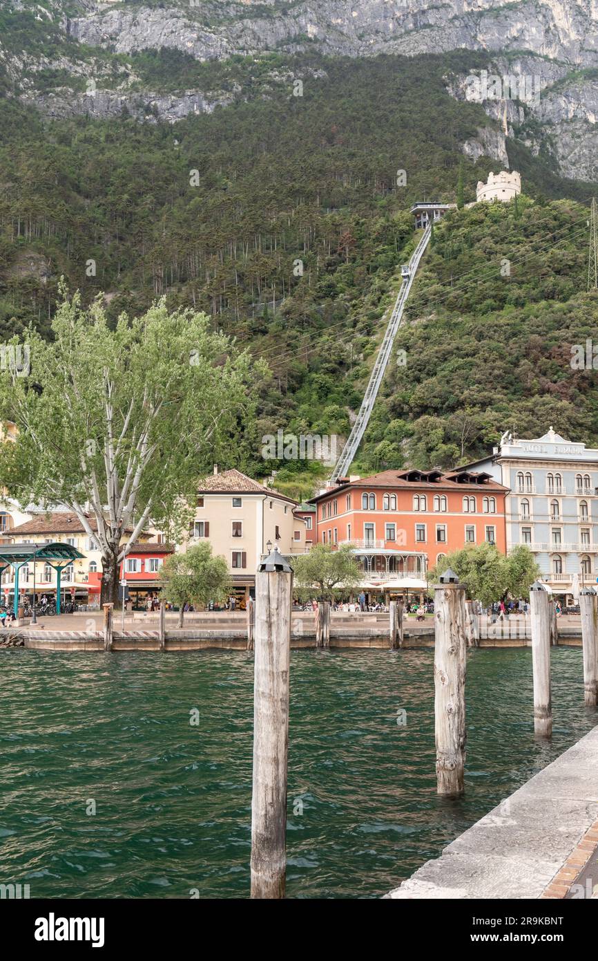 Funivia di Riva del Garda per un Bastione veneziano, Riva, Lago di Garda, Italia, Europa Foto Stock