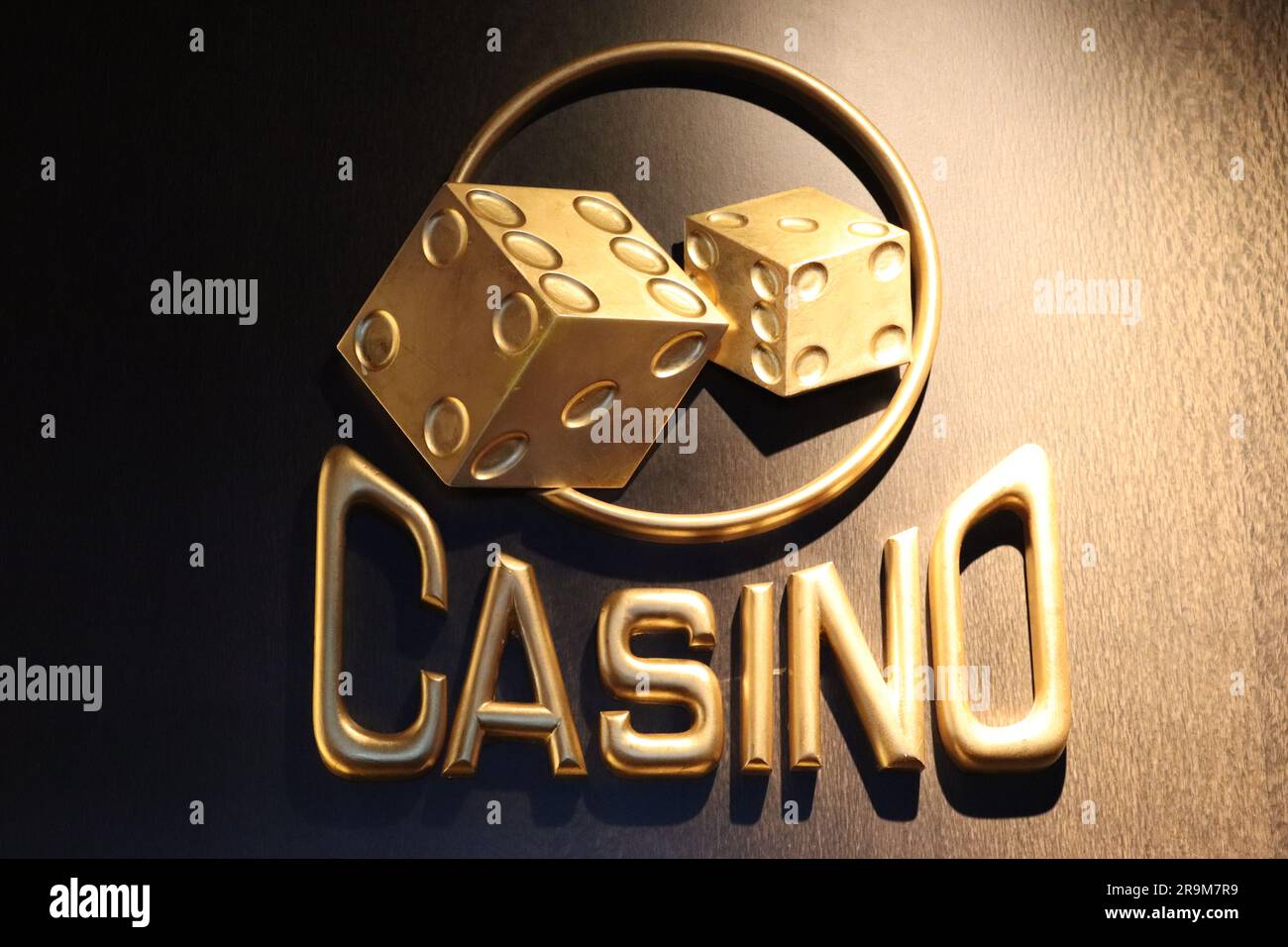 Cartello 3D per il Casinò di Monte Carlo, che promuove attività ricreative e giochi a bordo per gli ospiti a bordo della nave da crociera P&o Arcadia, aprile 2023. Foto Stock