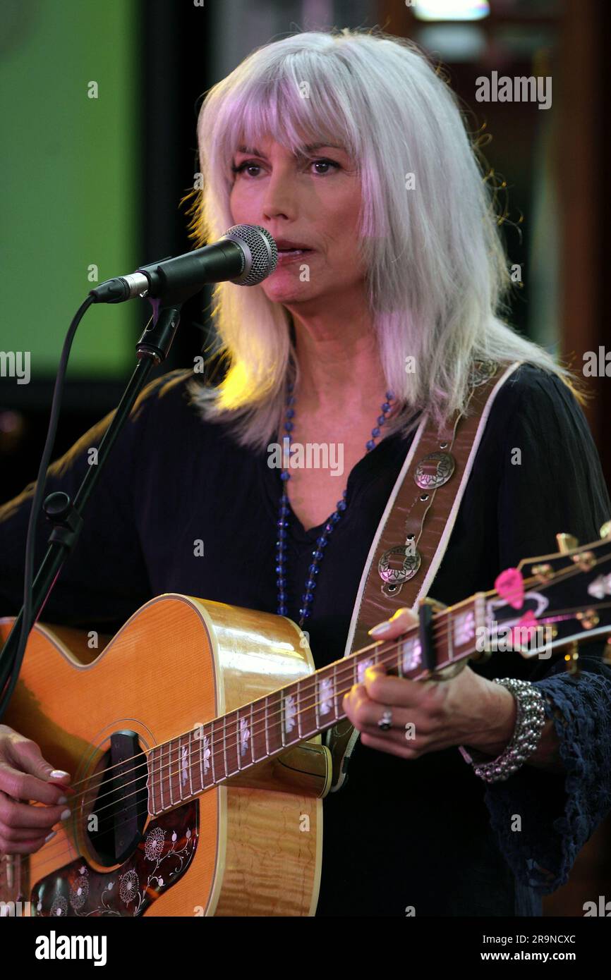 Emmy Lou Harris, la pluripremiata first lady americana di folk-bluegrass e country, offre un'anteprima anticipata in vista del suo spettacolo principale al "Festival First Night", che si tiene ogni anno nel mese di gennaio in Australia Sydney, Australia - 07.01.11 Foto Stock