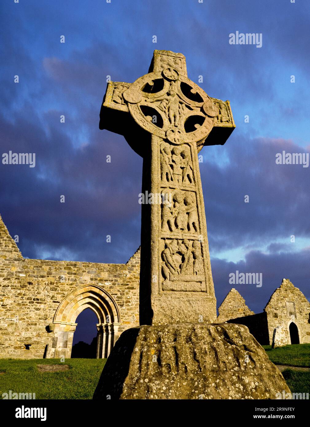 Croce delle Scritture a Clonmacnoise, contea di Offaly Foto Stock Croce delle Scritture a Clonmacnoise, contea di Offaly Foto Stock