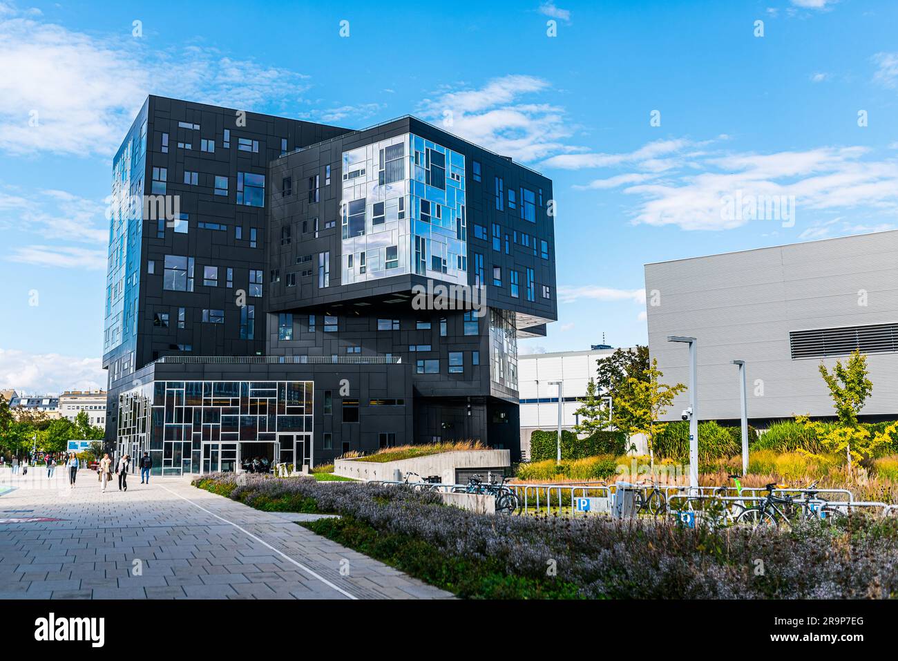 Università di economia e affari di Vienna dell'architetto Zaha Hadid Foto Stock