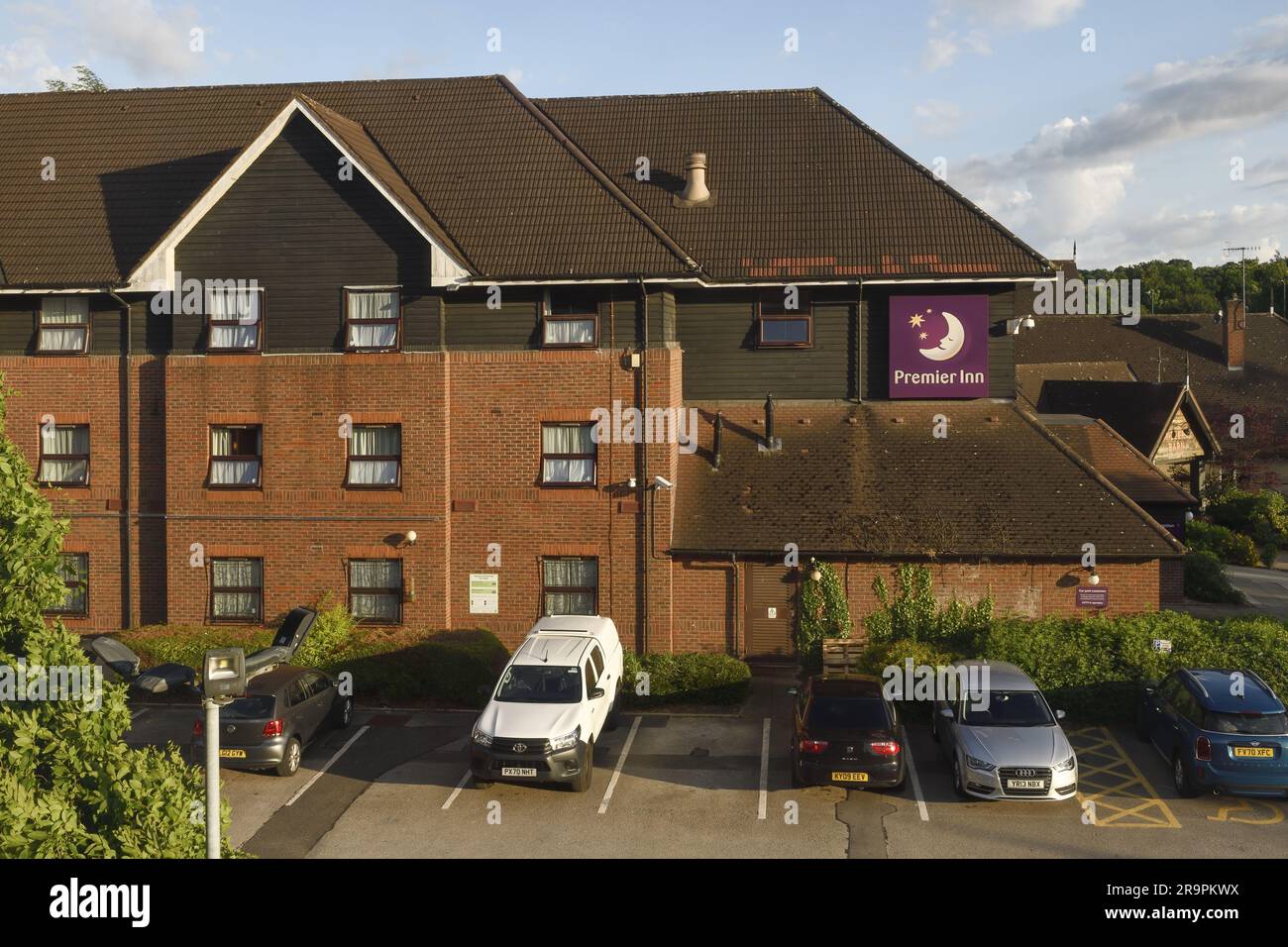 Esterno di un grande hotel Premier Inn nella periferia di Nottingham, Regno Unito Foto Stock