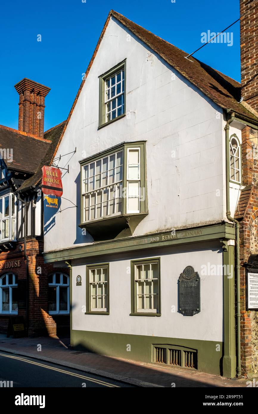 La storica Bull House (ex casa dello scrittore rivoluzionario Thomas Paine) Lewes High Street, Lewes, East Sussex, Regno Unito. Foto Stock