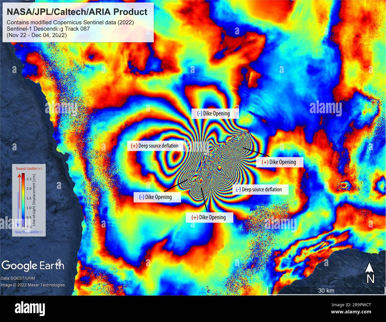 I dati satellitari mostrano il movimento al suolo dell'eruzione del vulcano Mauna Loa. Il 27 novembre 2022, Mauna Loa, il più grande vulcano attivo della Terra, iniziò a eruttare dalla caldera sommitale all'interno del Parco Nazionale dei Vulcani delle Hawaii. Scienziati con il progetto Advanced Rapid Imaging and Analysis (aria), una collaborazione tra il Jet Propulsion Laboratory della NASA e il California Institute of Technology, Che gestisce il JPL per l'agenzia, ha analizzato le immagini radar ad apertura sintetica dei satelliti Sentinel-1 Copernicus gestiti dall'ESA (Agenzia spaziale europea) per calcolare una mappa del movimento terrestre come risultato Foto Stock