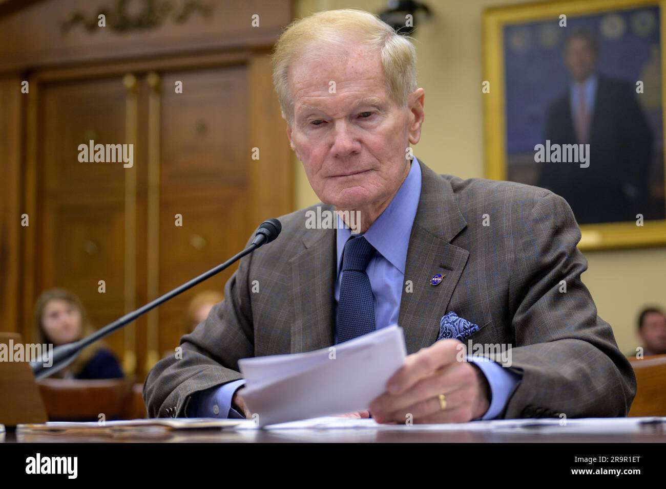 L'amministratore della NASA Bill Nelson è apparso davanti alla House Science, Space and Technology Committee il 27 aprile 2023, presso il Rayburn House Office Building a Washington, DC, per fornire una panoramica della richiesta di budget per l'anno fiscale 2024 per la NASA. Foto Stock