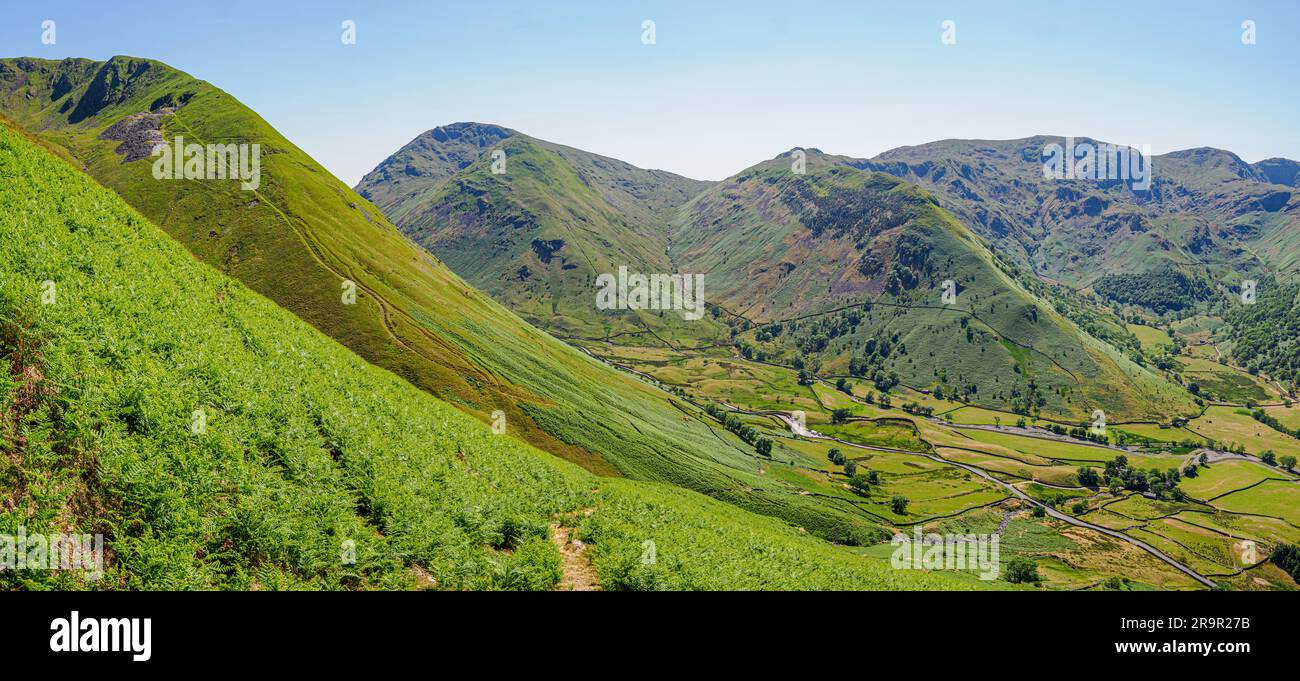 Vista da Hartsop Dodd sul passo Kirkstone fino a Caudale Moor Red Screes e dove Crag nell'English Lake District Cumbria UK Foto Stock