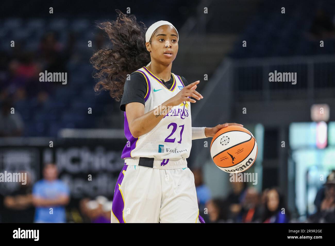 Chicago, Stati Uniti. 28 giugno 2023. Chicago, USA, 28 giugno 2023: Jordin Canada (21 Los Angeles Sparks) punti durante la partita tra Chicago Sky e Los Angeles Sparks mercoledì 28 giugno 2023 alla Wintrust Arena, Chicago, USA. (NESSUN USO COMMERCIALE) (Shaina Benhiyoun/SPP) credito: SPP Sport Press Photo. /Alamy Live News Foto Stock