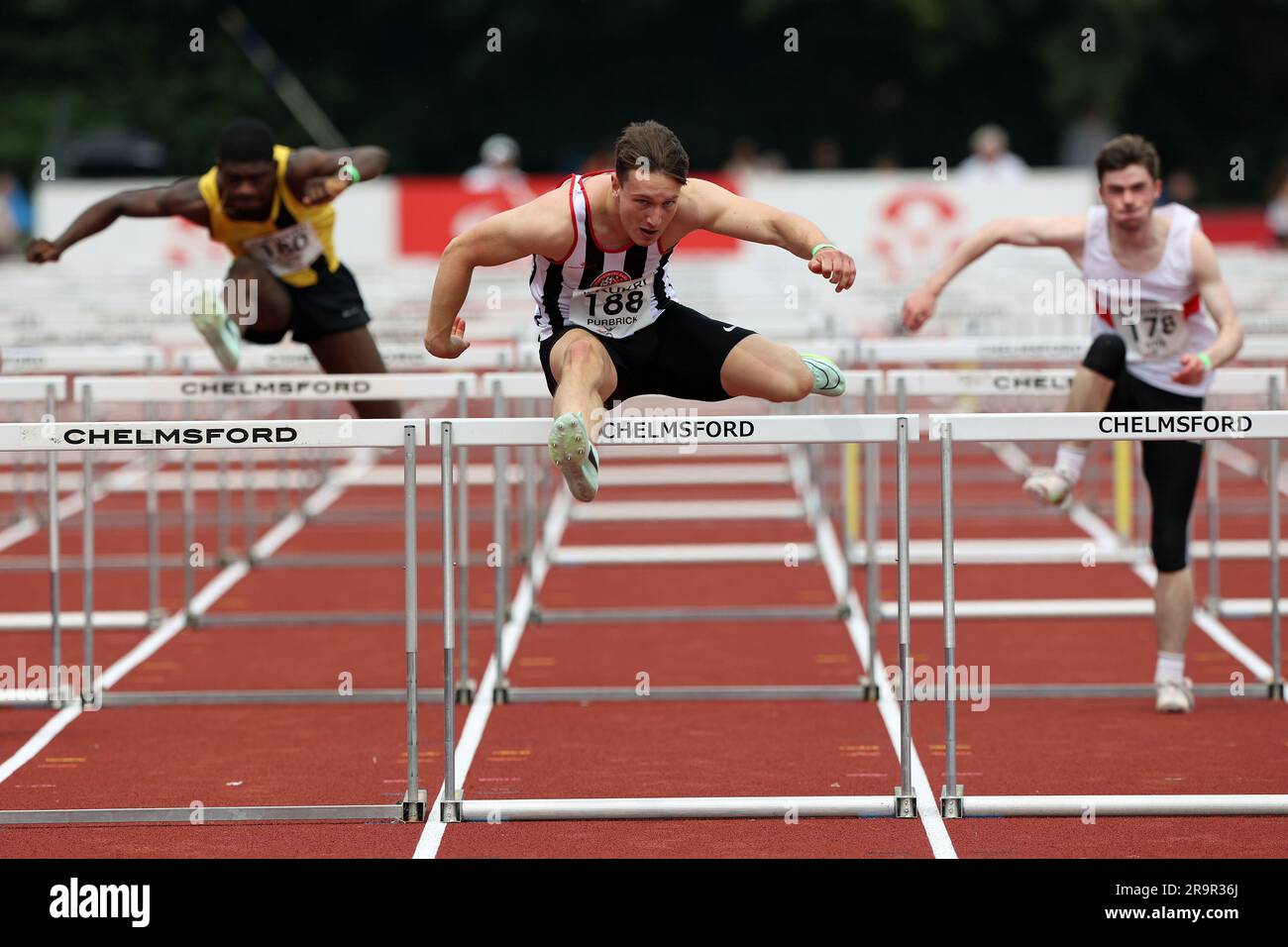 Joseph Purbrick nei 110 metri ostacoli all'U20 & U23 England Athletics Championship 2023 Foto Stock
