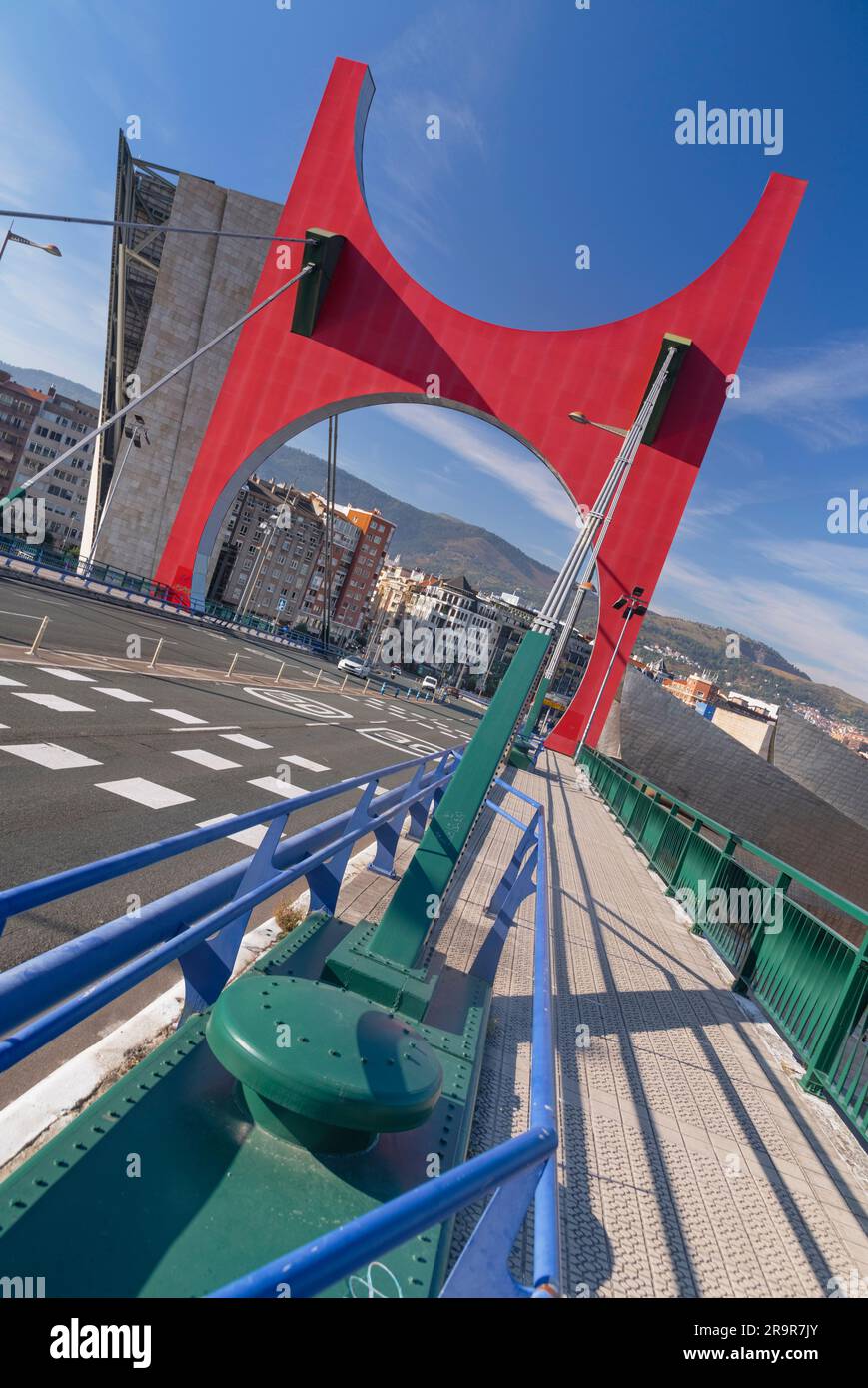 Spagna, Paesi Baschi, Bilbao, area Museo Guggenheim, Puente de la Salve. Foto Stock