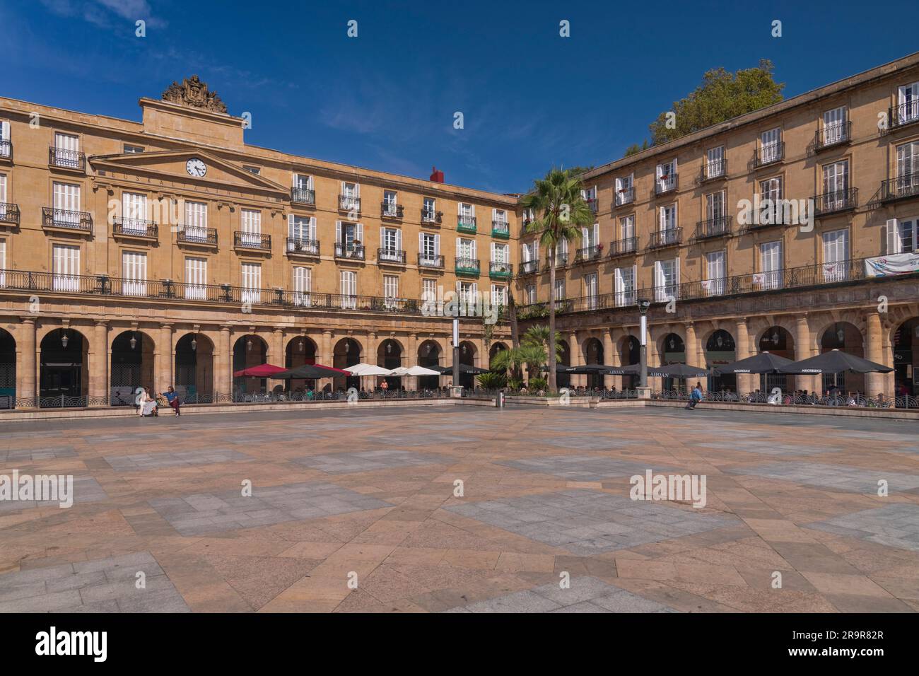 Spagna, Paesi Baschi, Bilbao, Plaza Nueva, Piazza Monumentale in stile neoclassico risalente al 1812. Foto Stock