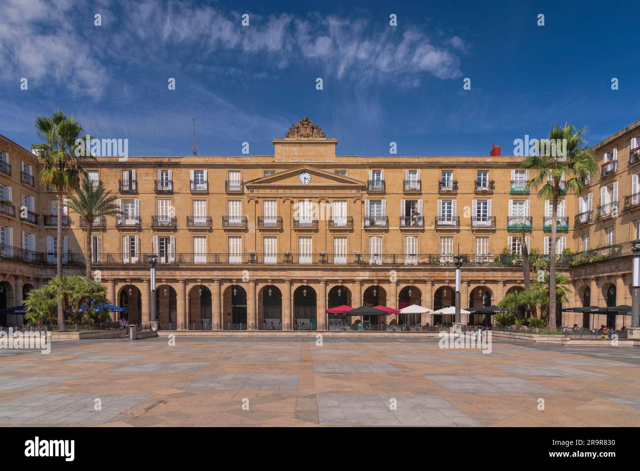 Spagna, Paesi Baschi, Bilbao, Plaza Nueva, Piazza Monumentale in stile neoclassico risalente al 1812. Foto Stock