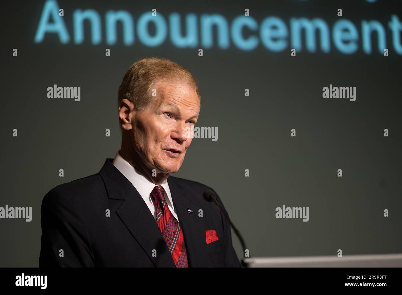 L'amministratore della NASA Bill Nelson ha annunciato Blue Origin come sviluppatore di un Sustainable Human Landing System per Artemis V il 19 maggio 2023. Il sistema trasporterà gli astronauti tra la stazione Gateway dell'orbita lunare e la superficie della Luna, supportando gli obiettivi scientifici e di esplorazione della NASA. L'annuncio avvenne presso la sede centrale della NASA Mary W. Jackson a Washington, D.C. Foto Stock