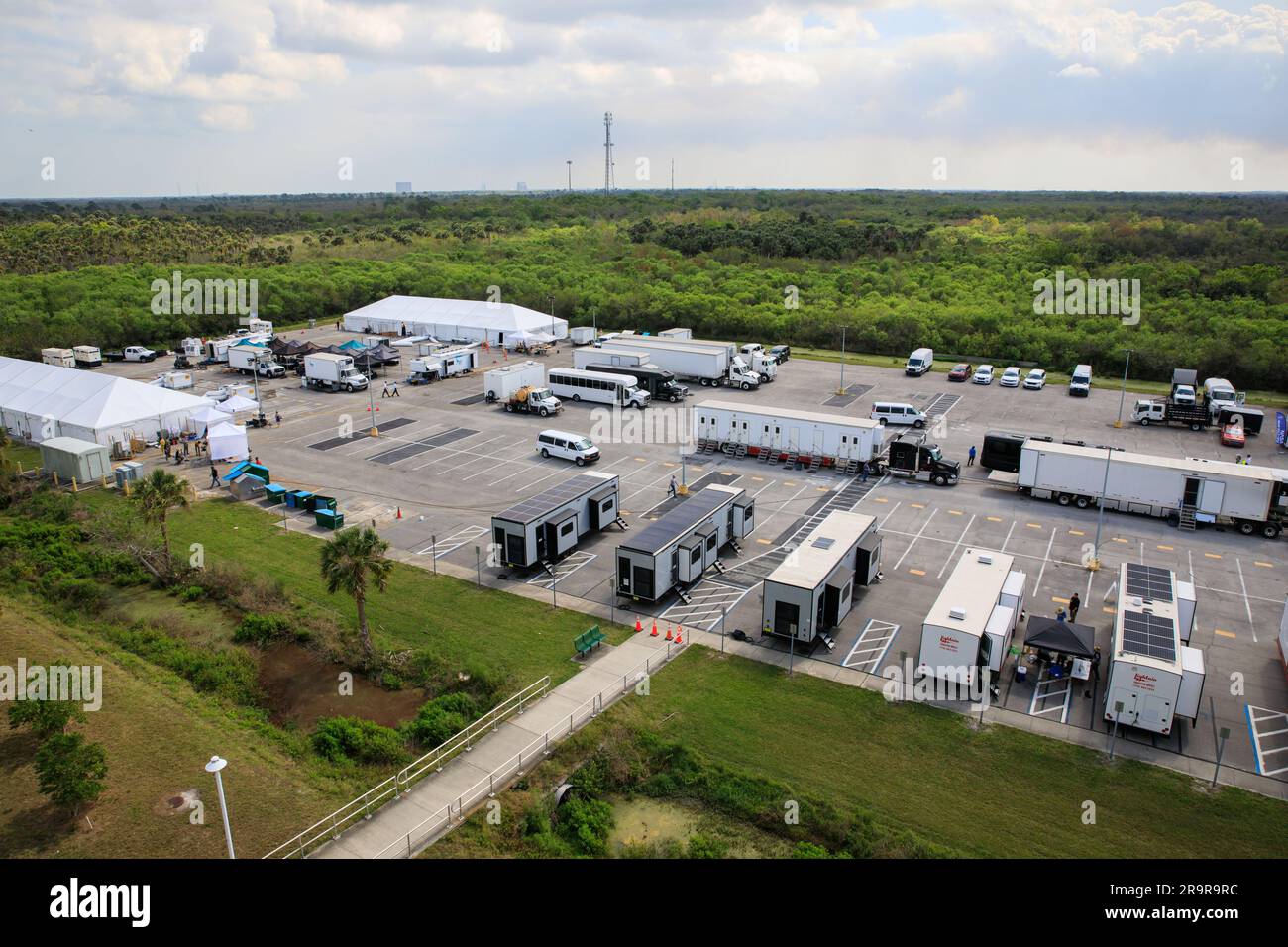 Campo base cinematografica. Un grande film è stato girato nel febbraio 2023  al Kennedy Space Center della NASA in Florida. In vista è il campo base n.  1 nell'area Launch Complex 39