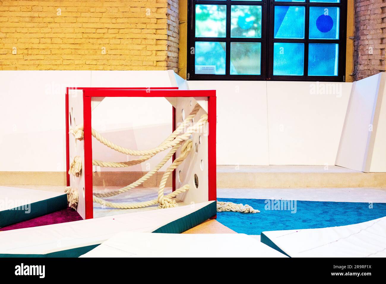 moderna sala giochi per bambini all'interno. orizzontale Foto Stock
