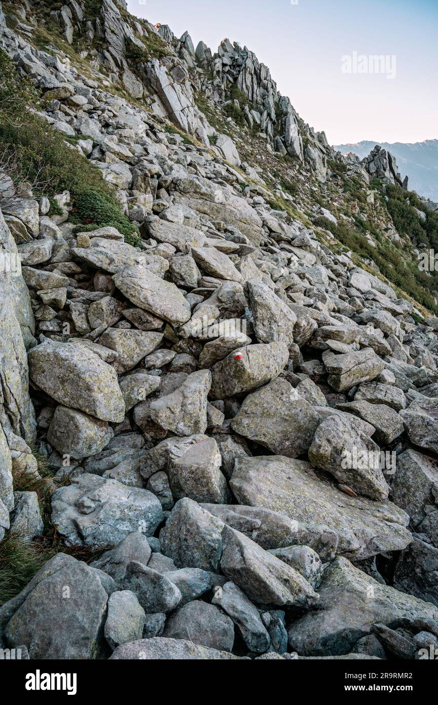 Grosse rocce tra Prati e Usciolu, GR20, Corsica, Francia Foto Stock