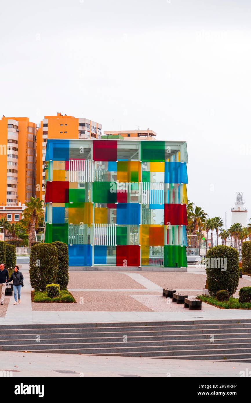 Malaga, Spagna - FEB 27, 2022: Il Centre Pompidou è un centro culturale con una significativa collezione d'arte a Malaga, Spagna. Foto Stock