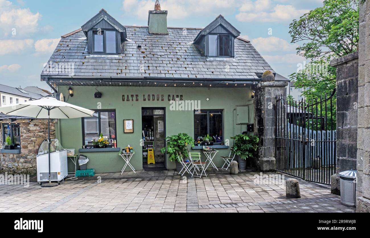 Il Gare Lodge Cafe si trova sulle rive del fiume Shannon nella città di Boyle, Contea di Roscommon, Irlanda. Serve colazione e pranzo. Foto Stock