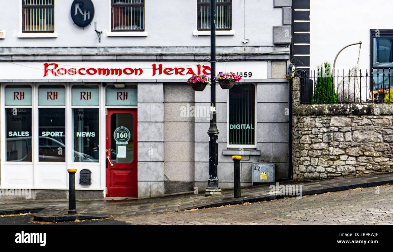 Gli uffici del Roscommon Herald un giornale locale che serve il nord-ovest dell'Irlanda. Parte di Landmark Media Group, acquisita dall'Irish Times, 2017 Foto Stock