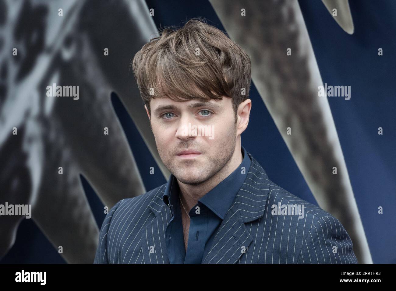LONDRA, REGNO UNITO - 28 GIUGNO 2023: Joey Batey partecipa alla prima britannica di The Witcher Season 3 di Netflix all'Now Building di St Giles Square a Londra, Regno Unito il 28 giugno 2023. (Foto di Wiktor Szymanowicz/NurPhoto) Foto Stock