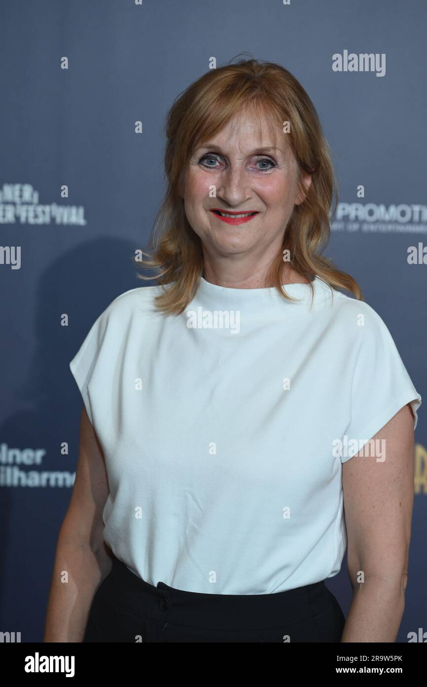 Colonia, Germania. 28 giugno 2023. L'attrice Petra Nadolny arriva alla prima di Berlino, il grande spettacolo dei 20 d'oro, al 34 ° Festival estivo alla Kölner Philharmonie credito: Horst Galuschka/dpa/Alamy Live News Foto Stock