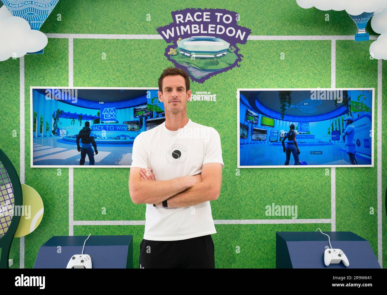 Sir Andy Murray, al nuovo gioco interattivo Race to Wimbledon sviluppato su Fortnite, che può essere giocato nell'Amex fan Experience ai Campionati. Il due volte campione di Wimbledon e Ambasciatore dell'American Express si presenta nel gioco, dove i giocatori corrono davanti ai monumenti storici di Londra, attraverso il villaggio di Wimbledon e fino all'iconico terreno di Wimbledon. Data di emissione: Lunedì 26 giugno 2023. Foto Stock