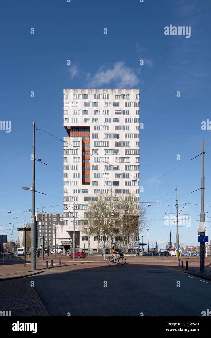 Amsterdam, Paesi Bassi - IJ-Toren Housing Tower di Neutelings Riedijk Foto Stock