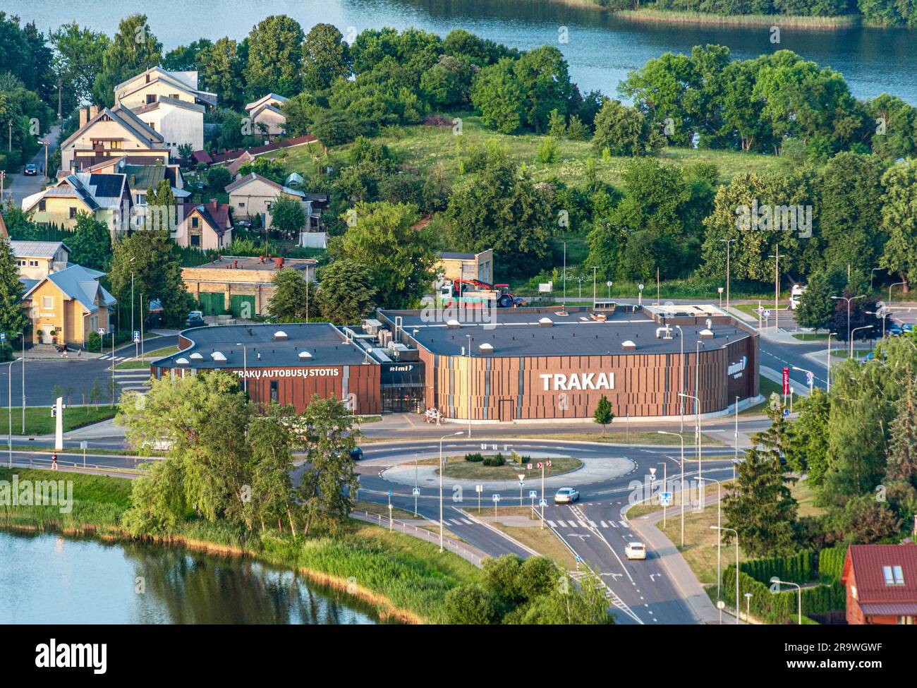 Nuova stazione degli autobus di Trakai, vista aerea dalla mongolfiera Foto Stock